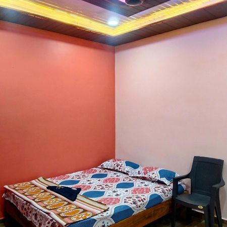Funky Monkey Home Stay Hampi Exteriör bild