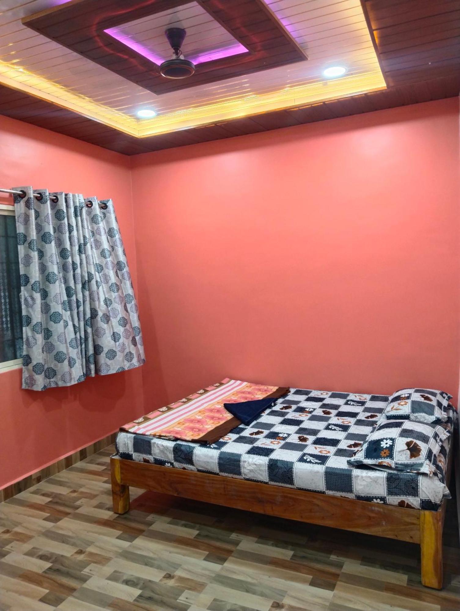 Funky Monkey Home Stay Hampi Exteriör bild