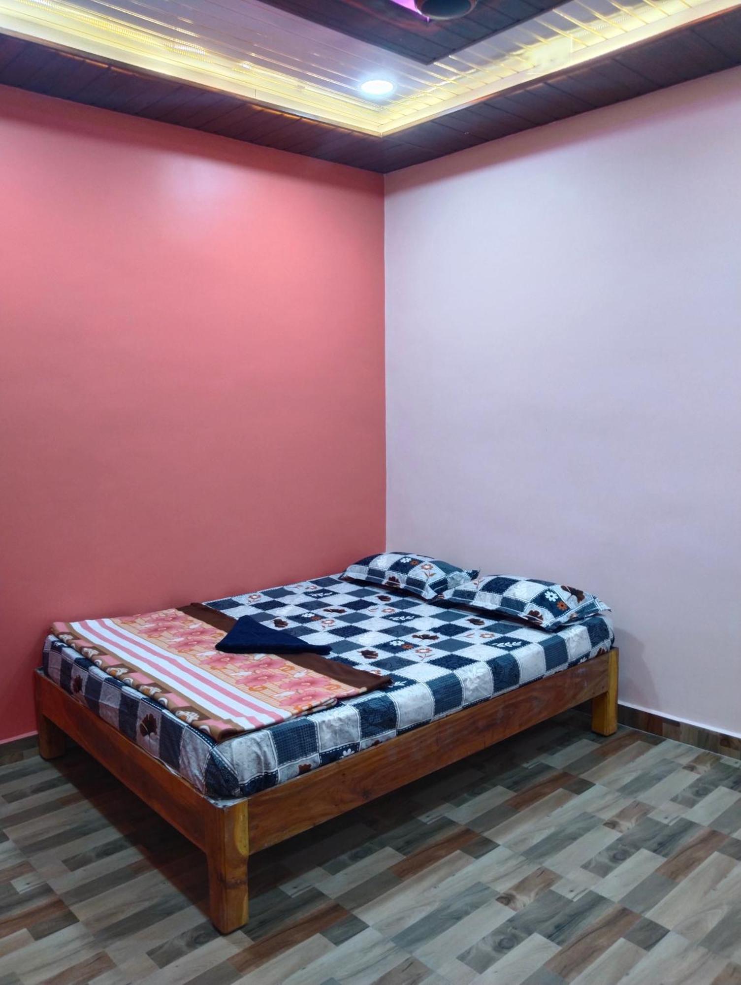Funky Monkey Home Stay Hampi Exteriör bild